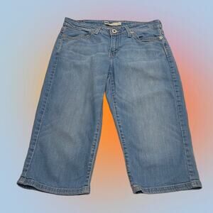 LEVI’S Women’s 10 Capri Length Blue Jeans